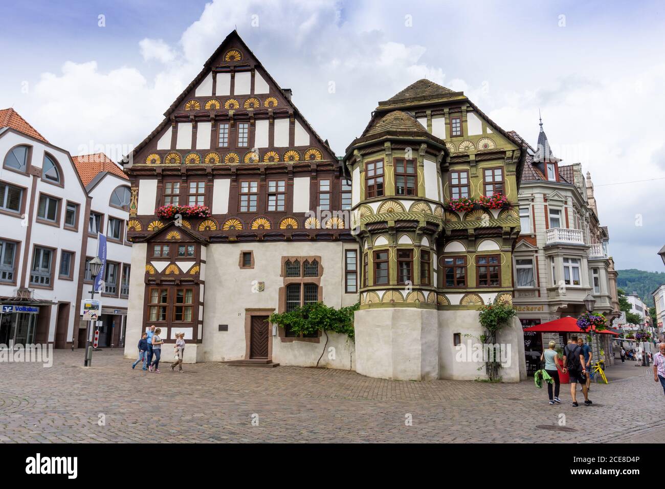 Hoexter, NW / Allemagne - 2 août 2020: Belles maisons anciennes à colombages hlf à Hoexter sur le Weser dans le style Weser Renaissance Banque D'Images
