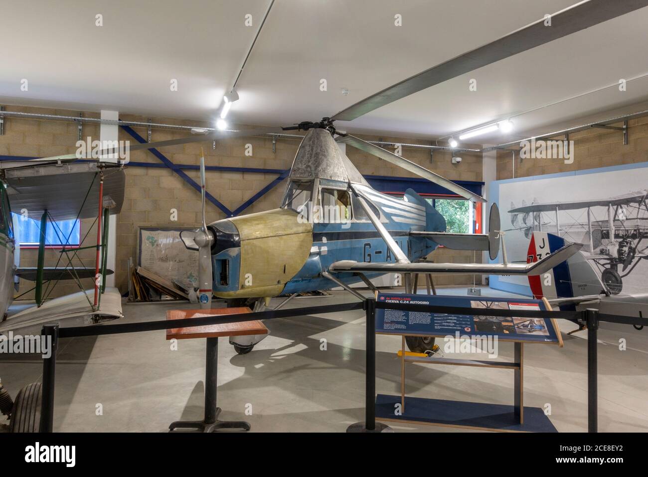 Un avion de havilland Cierva C.24 Autogiro autogyro exposé au musée de Havilland, Londres Colney, Royaume-Uni Banque D'Images