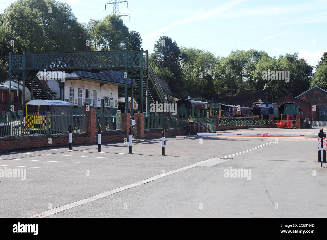TRAINS ET AUTOCARS AU CENTRE DU PATRIMOINE D'ELSECAR, BARNSLEY, YORKSHIRE DU SUD, ANGLETERRE. Banque D'Images