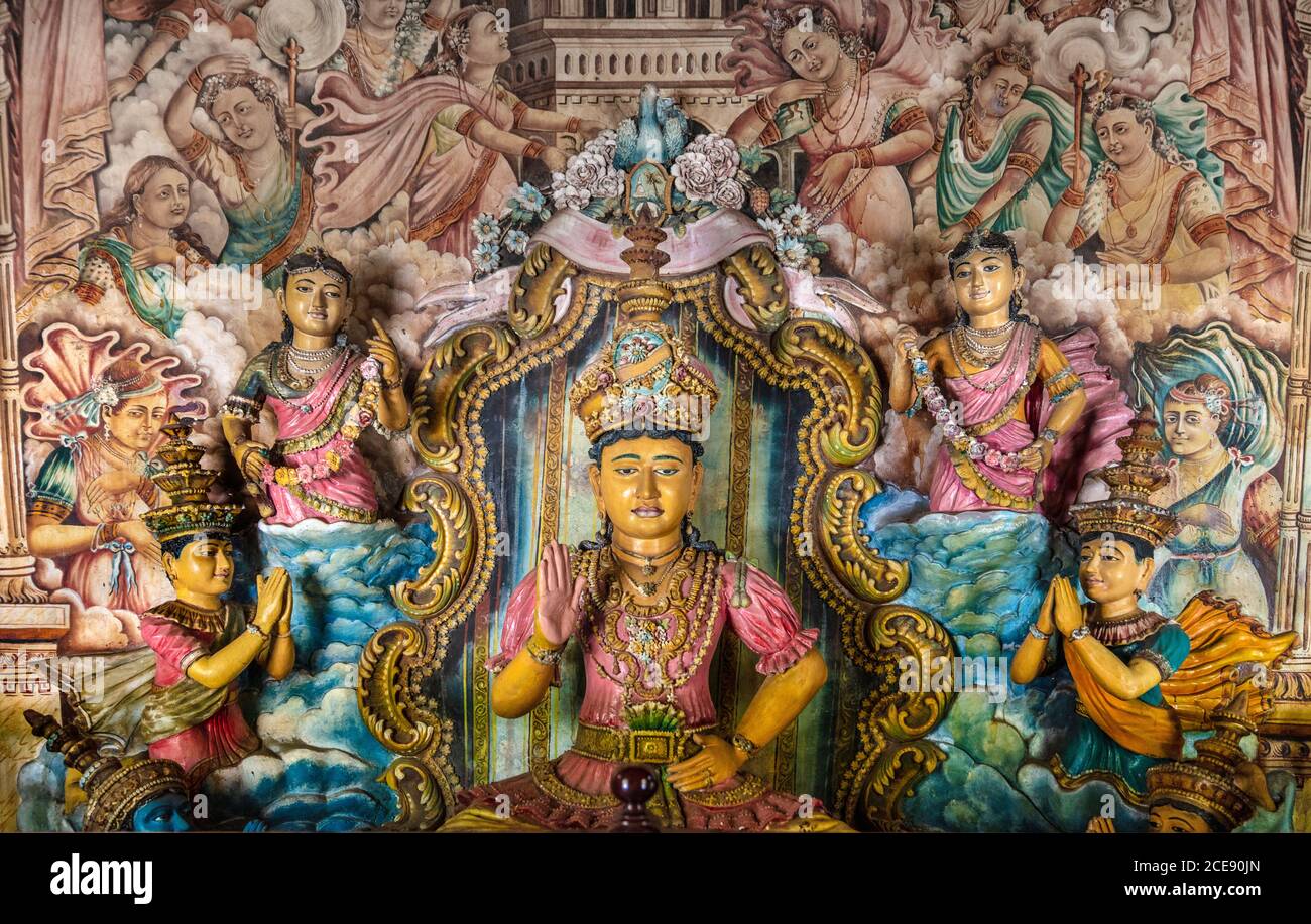 Sri Lanka, Waduwa, Life Ayurveda Resort, visite du village, Temple Maha Vihara, statues de Bouddha. Banque D'Images