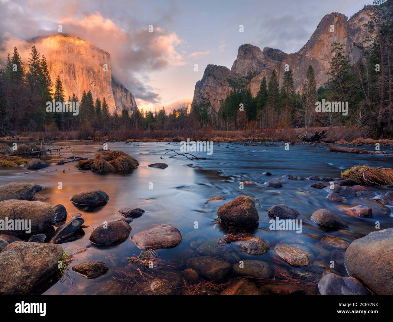 Coucher de soleil à Valley View à Yosemite. Banque D'Images