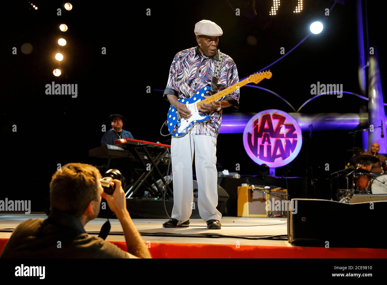 Festival de Jazz 'Jazz a Juan' à Juan-les-Pins (sud-est de la France), le 16 juillet 2017: le guitariste blues Buddy Guy Banque D'Images