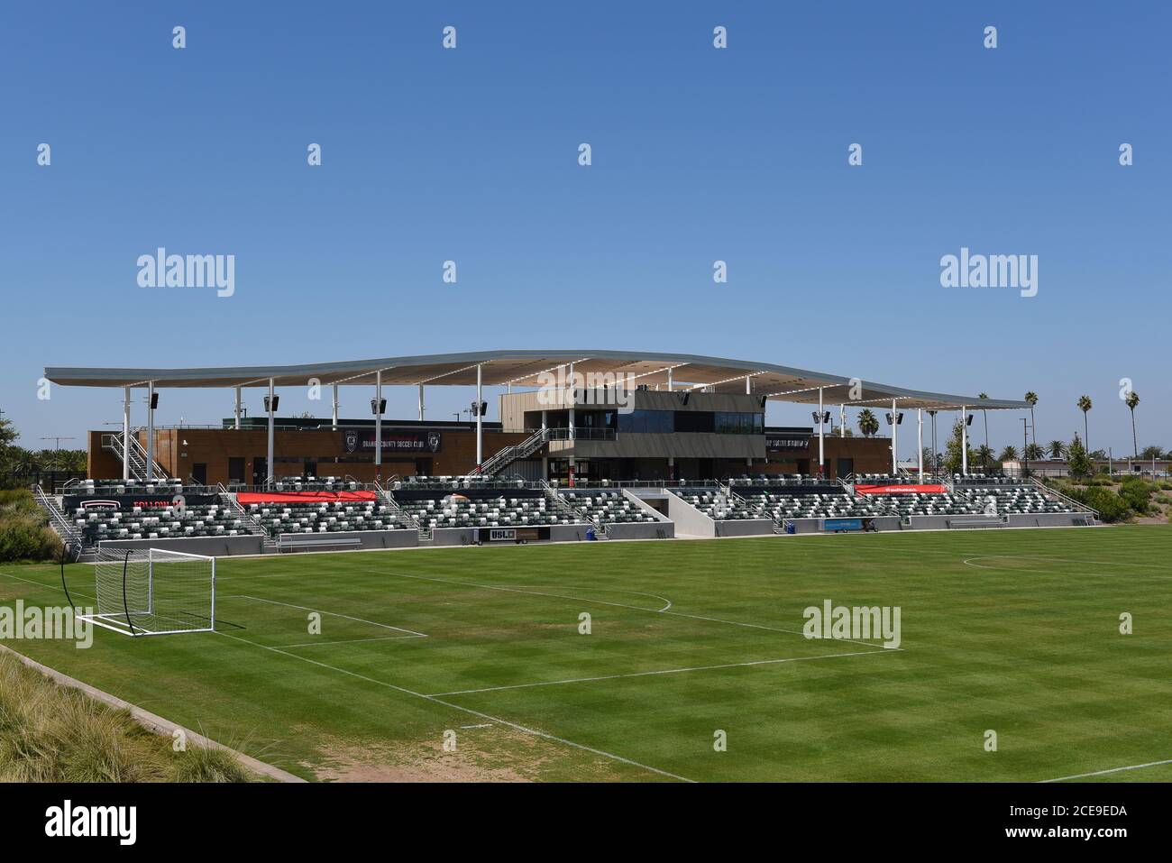 IRVINE, CALIFORNIE - 30 AOÛT 2020 : stade de football de championnat du comté d'Orange. Banque D'Images