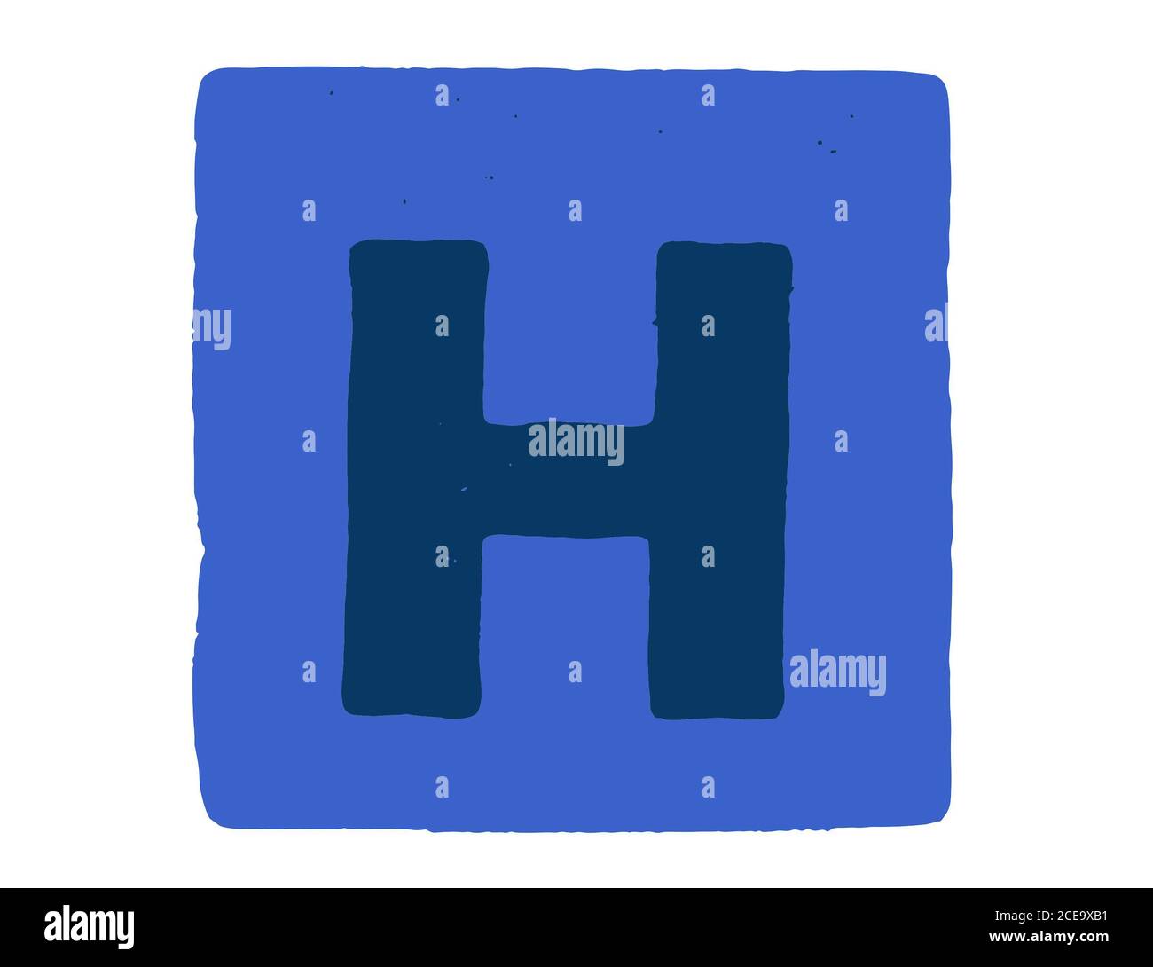 Cube de lettres de l'alphabet avec la lettre majuscule H sur un bleu arrière-plan Banque D'Images