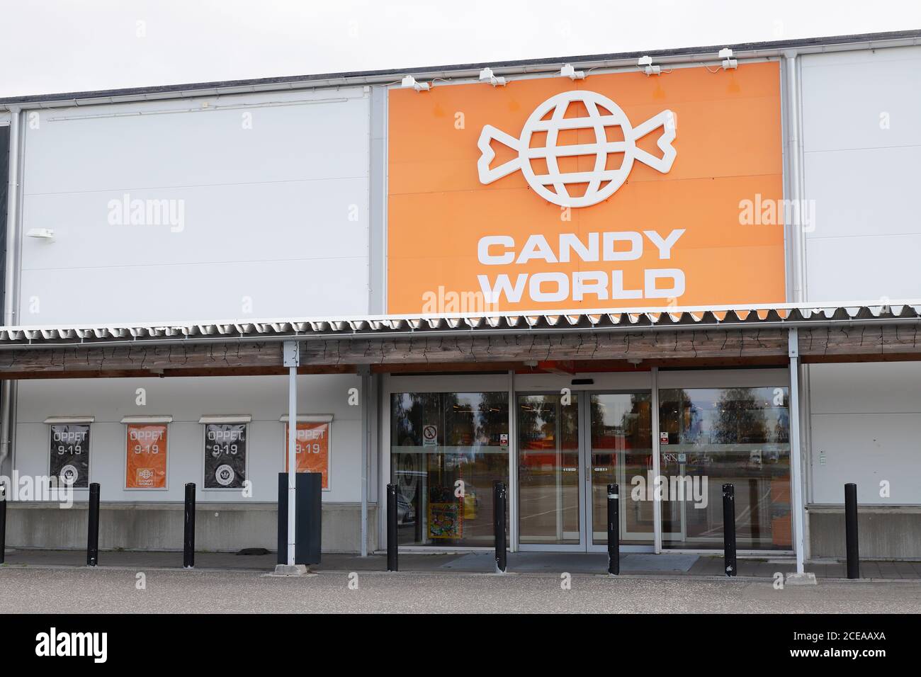 Haparanda, Suède - 22 août 2020 : l'entrée du magasin de bonbons Candy World. Banque D'Images