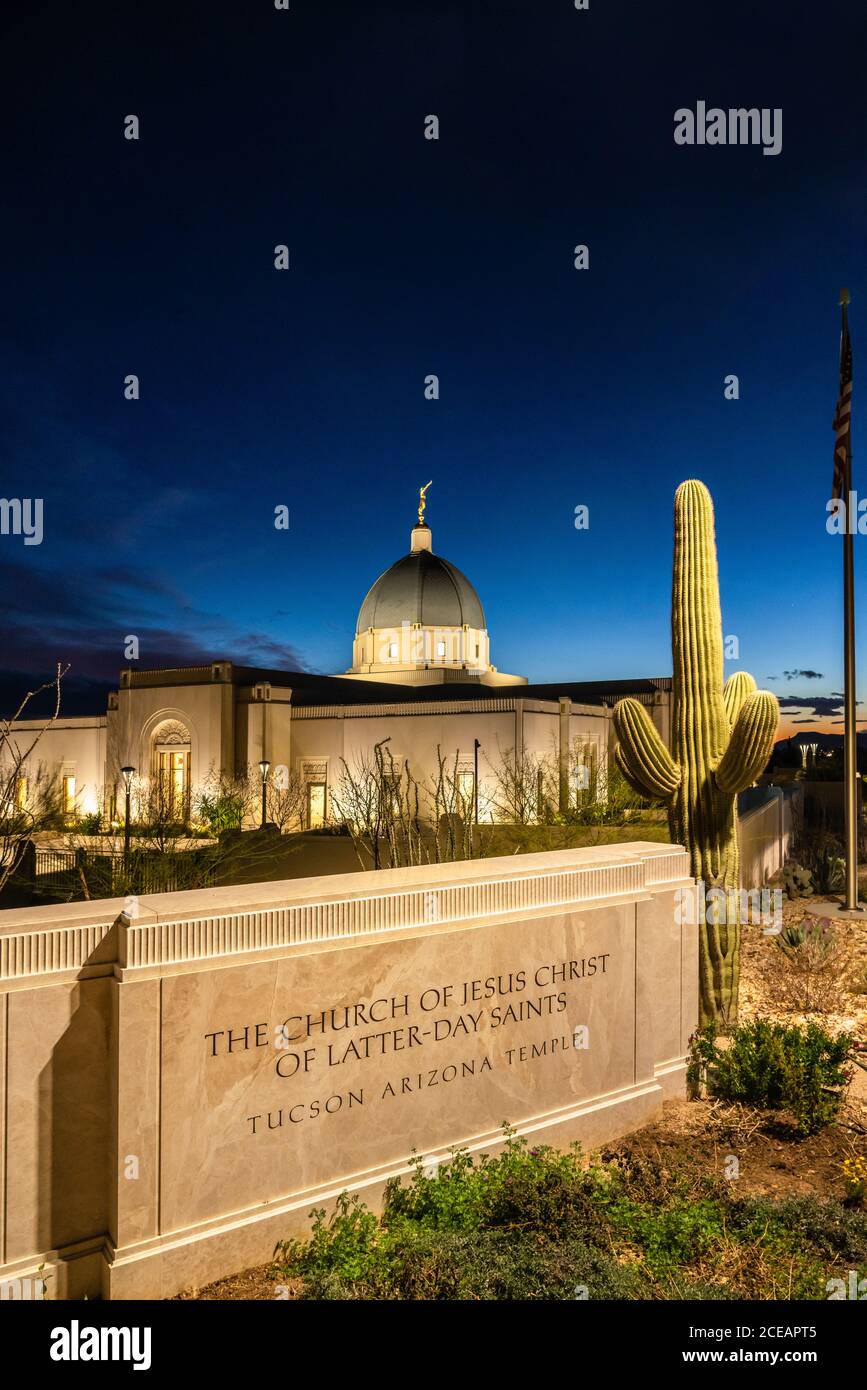 Le temple de Tucson Arizona de l'église de Jésus-Christ des Saints des derniers jours a été conçu dans le style art déco et a des motifs Sonoran Desert. Il a été dé Banque D'Images