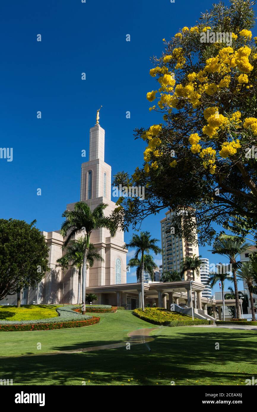 Le temple de Saint-Domingue de l'Église de Jésus-Christ des Saints des derniers jours a été achevé en 2000. Il s'agit du premier LDS ou Banque D'Images