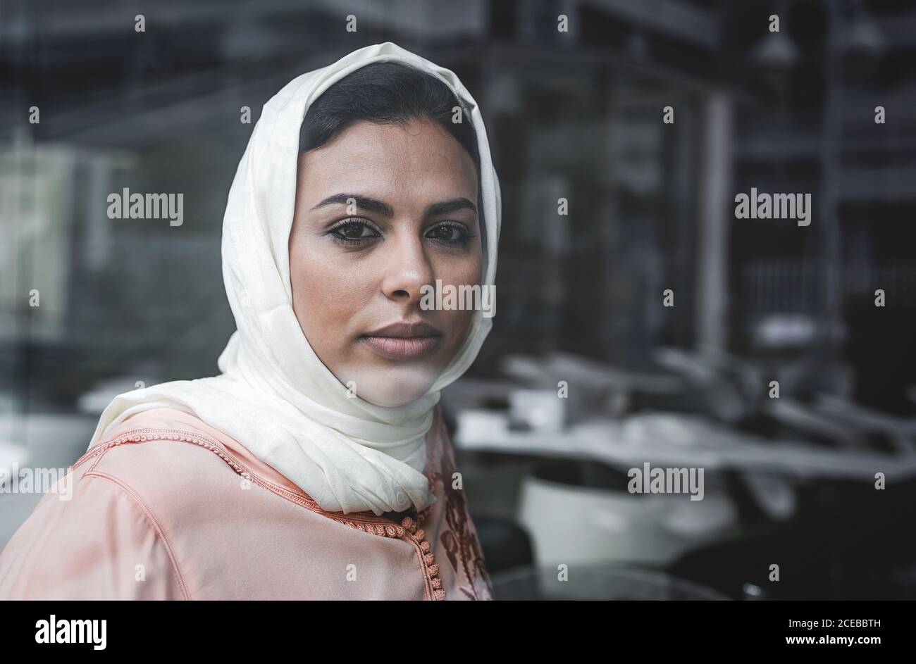 Femme Marocaine Djellaba Banque De Photographies Et D images Haute femme-marocaine-djellaba-banque-de-photographies-et-d-images-haute