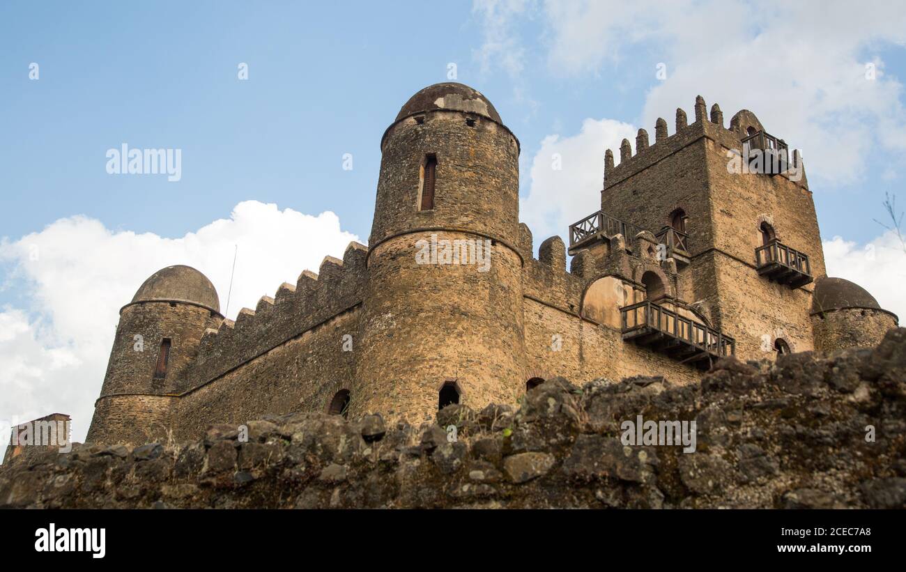 Forteresse médiévale de l'enceinte royale de la ville africaine avec les tours ont servi de résidence à l'empereur et aux successeurs Banque D'Images