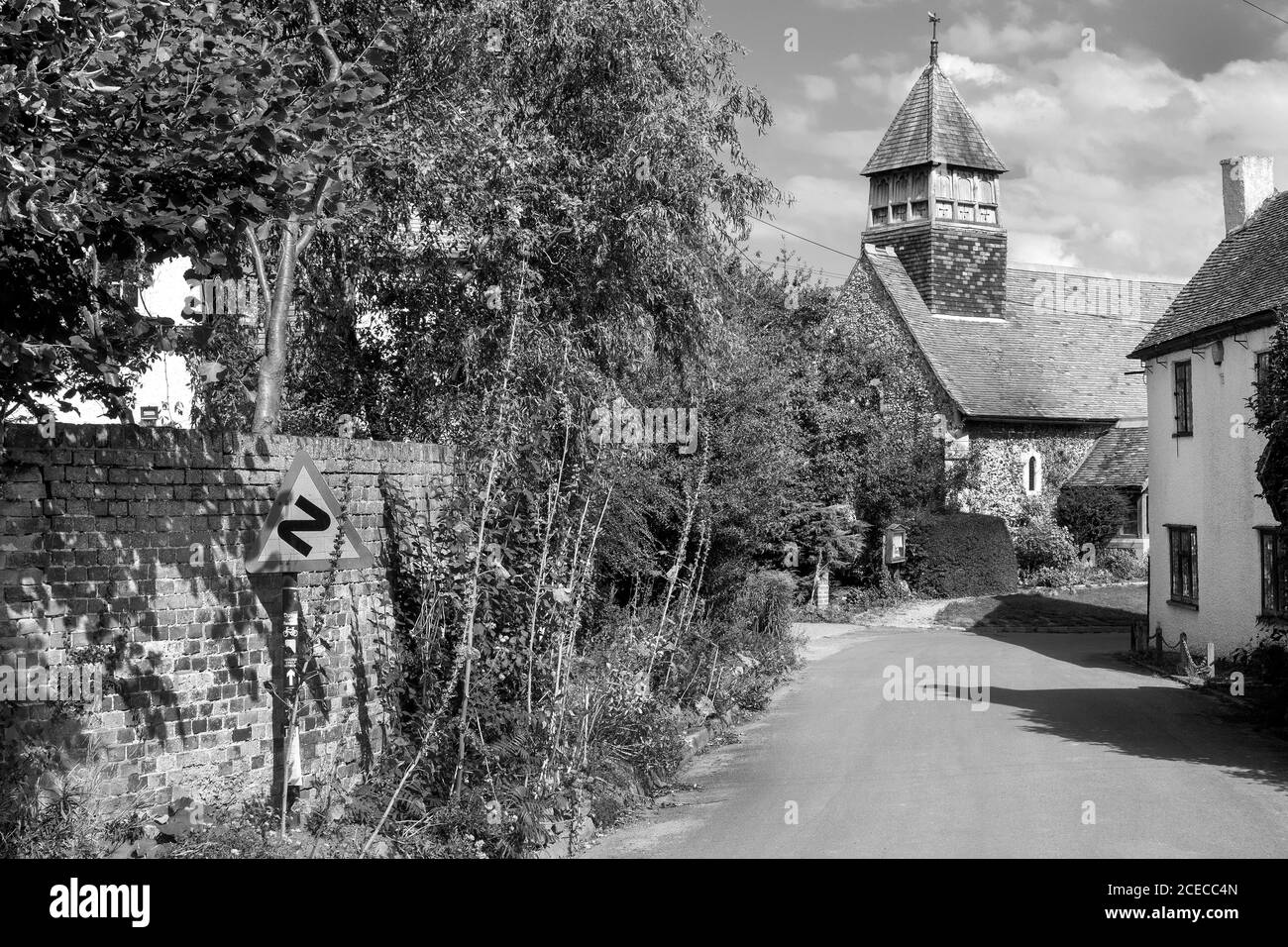 Église St Mary’s Stodmarsh Kent, la route fait partie du réseau national du cycle 1 Banque D'Images