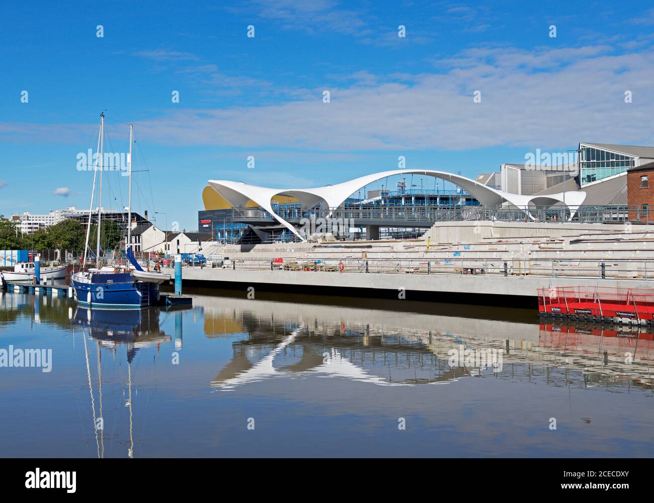 La nouvelle passerelle au-dessus de l'A63, Castle Street, à Hull, Humberside, East Yorkshire, Angleterre Banque D'Images