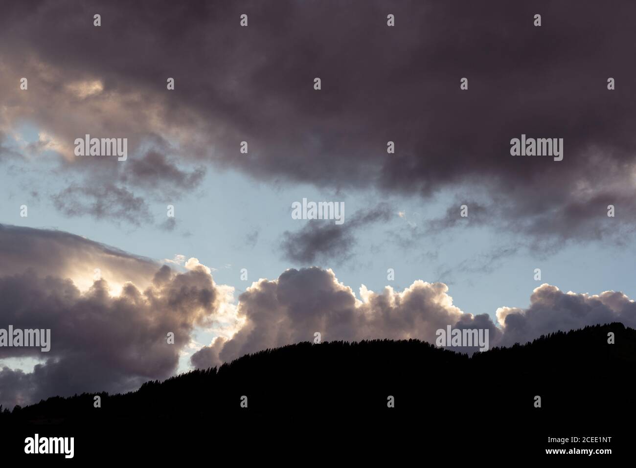 Coucher de soleil sur les montagnes suisses Banque D'Images