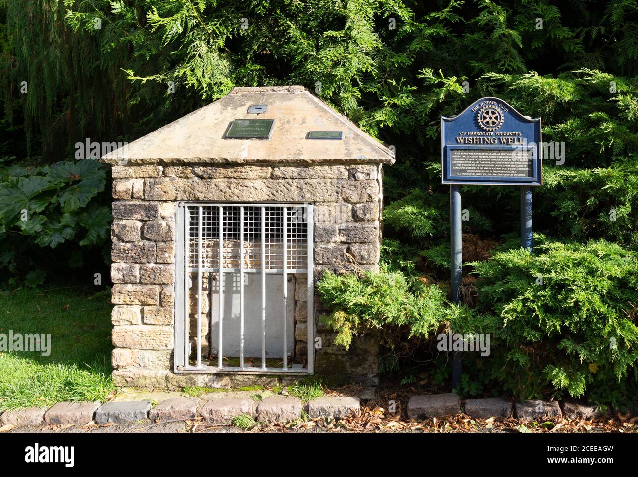 Wishing Well UK; The Wishing Well in Valley Gardens, centre-ville de Harrogate, Harrogate Yorkshire UK Banque D'Images