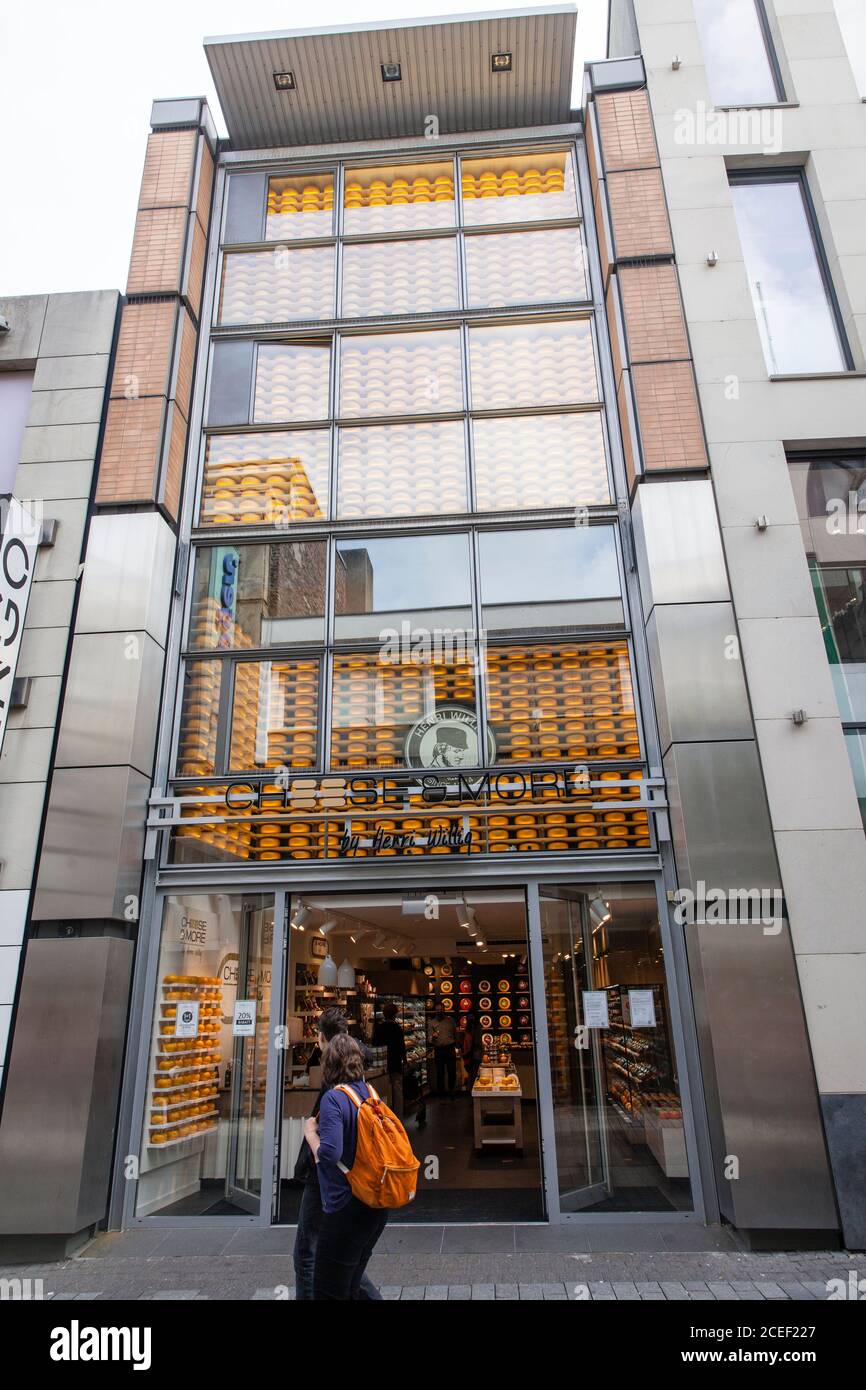 Cheese & More Store de la fromagerie hollandaise Henri Willig dans la zone piétonne Hohe Strasse, fromagerie, Cologne, Allemagne. Fromage et plus magasin de Banque D'Images