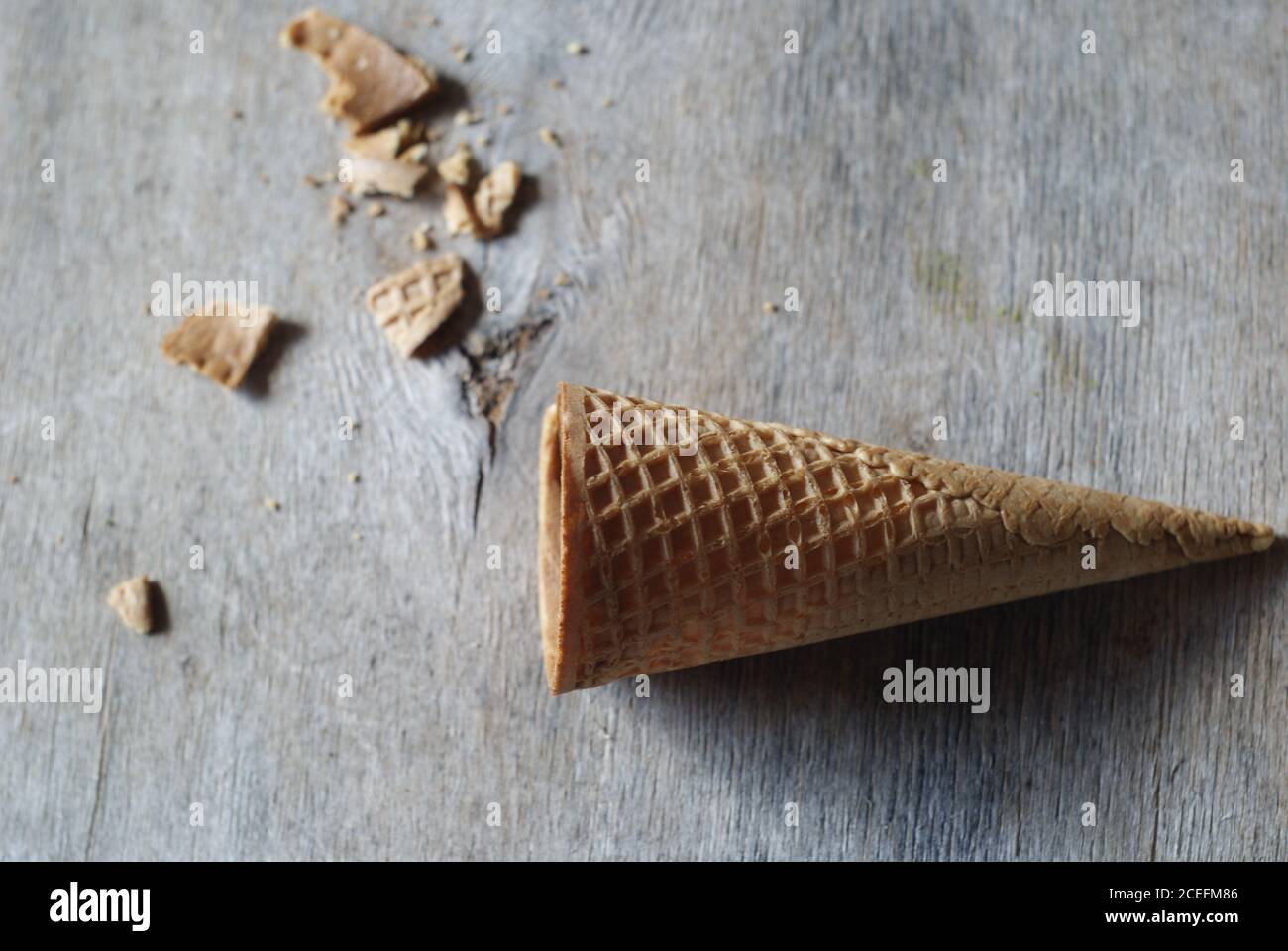 Videz les cornets de gaufres pour la glace Banque D'Images