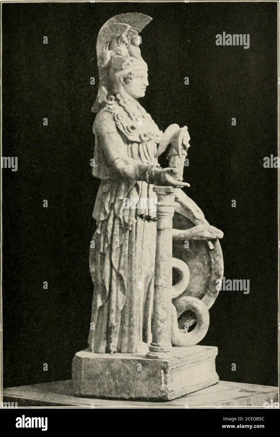 . Des hommes de la vieille Grèce, près de Jennie Hall. L'Acropole. Nous avons séjourné là quand vous y êtes allés parce qu'Apollo pensait que c'était ça. Mais les per-siens ont tiré des flèches brûlantes, et nos murs de bois sont tombés en feu. Mais même alors l'ennemi 148 hommes de la vieille Grèce ne pouvait pas nous lever, car nous avons roulé les greatrocks sur les côtés escarpés. Mais enfin, nous avons rampé là où nous n'avions pas de gardes.puis certains d'entre nous sont morts en se battant. Certains couraient sur le Saint autel d'Athène, mais les Persiansles y tuèrent. Quand j'ai vu que la fightétait perdue, j'ai couru pour vous dire. Je suis descendu l'escalier souterrain et à travers la grotte.sûrement Athene m'a gardé comme moi Banque D'Images