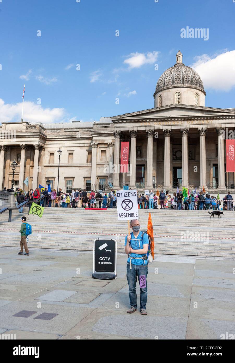 Extinction les manifestants de la rébellion se rassemblent sur Trafalgar Square au cours des manifestations de 2020. Londres, Angleterre, Royaume-Uni Banque D'Images