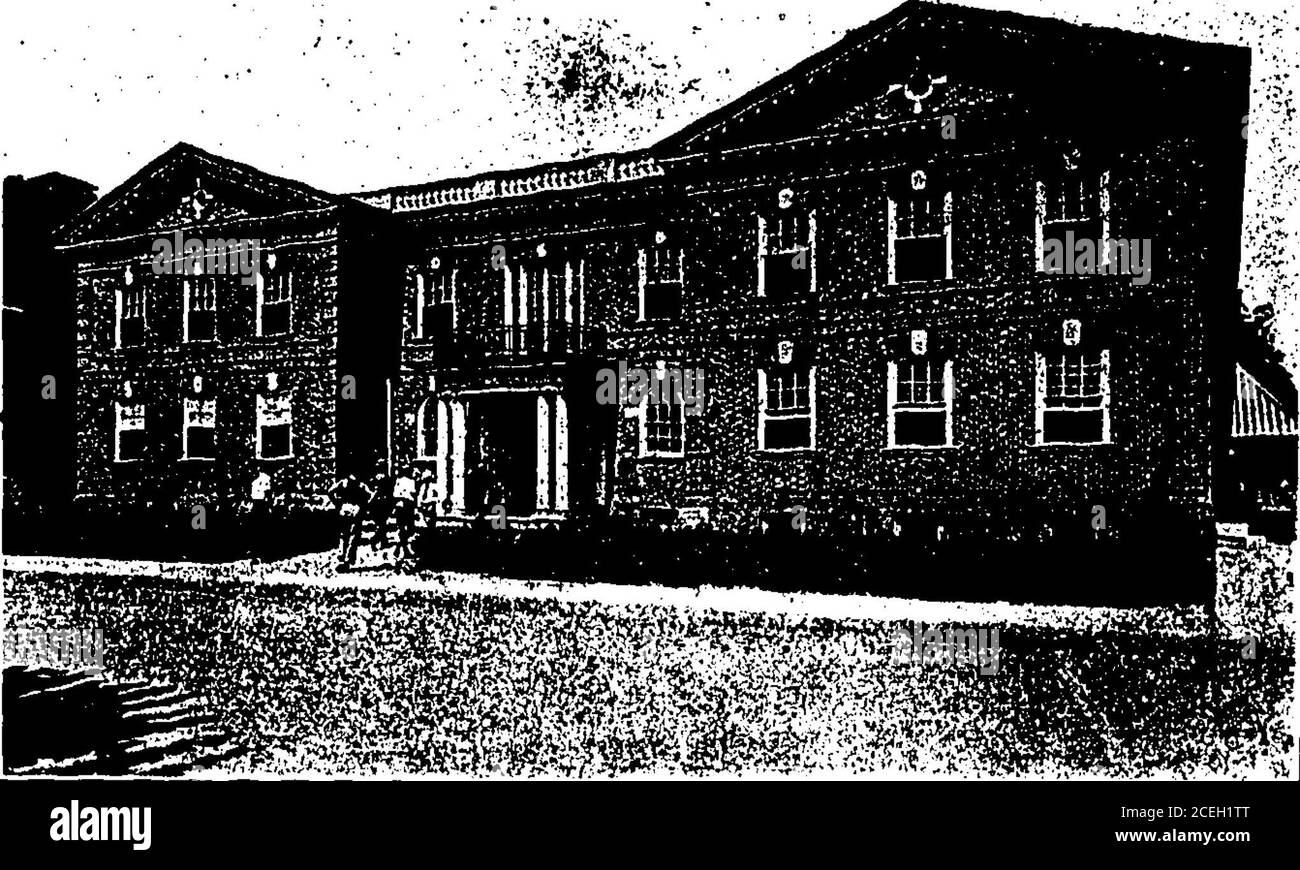 . Notre ville, Narberth, PA (14 décembre 1916). ss Florence Jacoby, Mlle Edna Self-Ridge, Mlle Achsah Wentz, Mlle MayHackett, Mlle Viola Graham, Mlle Mil-dred Scott, Mlle Jane Bickel, Mme R.C. Jones, Mme H. P. Moore, Mme HarryHartley, Mme Percival Byers, M. Frank Hudnut, Mme Benjamin Fergu-son, Mme Bertine Simpson, Mme Sam-uel Read. L'engagement de Miss Haws a été une annonce il y a environ une semaine par sa sis-ter, Mme Percival Byers, de Tioga, toMR. Emil Cutler, du Maryland. Theyattendez-vous à il a épousé la dernière partie de janvier. Mlle Achsah Wentz va divertir sa sororité, le Kappa Sigma Phi, le Mather ho Banque D'Images