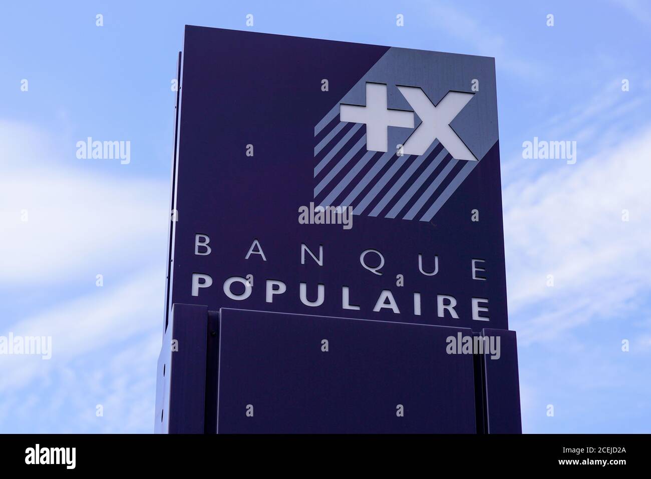 Bordeaux , Aquitaine / France - 06 20 2020 : logo de la Banque populaire et  signature textuelle de l'agence bancaire française Photo Stock - Alamy