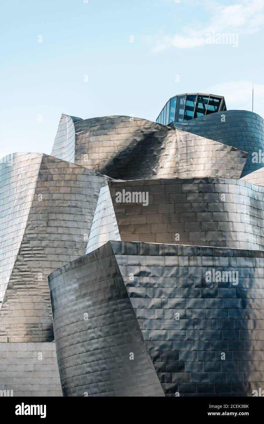 BILBAO, ESPAGNE, - 16 MARS 2018 : vue rapprochée du musée Guggenheim Banque D'Images