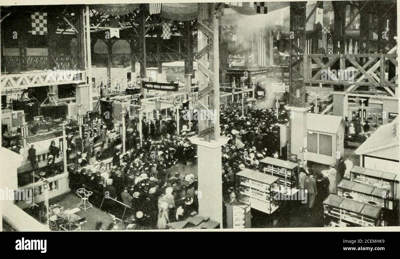 . L'histoire de l'exposition; étant l'histoire officielle de la célébration internationale qui s'est tenue à San Francisco en 1915 pour commémorer la découverte de l'océan Pacifique et la construction du canal de Panama. Machine d'extraction du charbon, camion, et cric de chenille. Pyrène Manufacturing Company, New York; extincteurs. Portland Riverside Cement Company, Los Angeles; ciment pour planchers et murs. Southern Wyoming Mine Operators Association, Cheyenne, WyO.; scène de la mine de charbon RockyMountain. Sullivan Machinery Company, Spokane, Washington ; perforatrice de poteau. Superior Oxygen Company, Pittsburgh, Pennsylvanie ; oxygène pour rescu Banque D'Images
