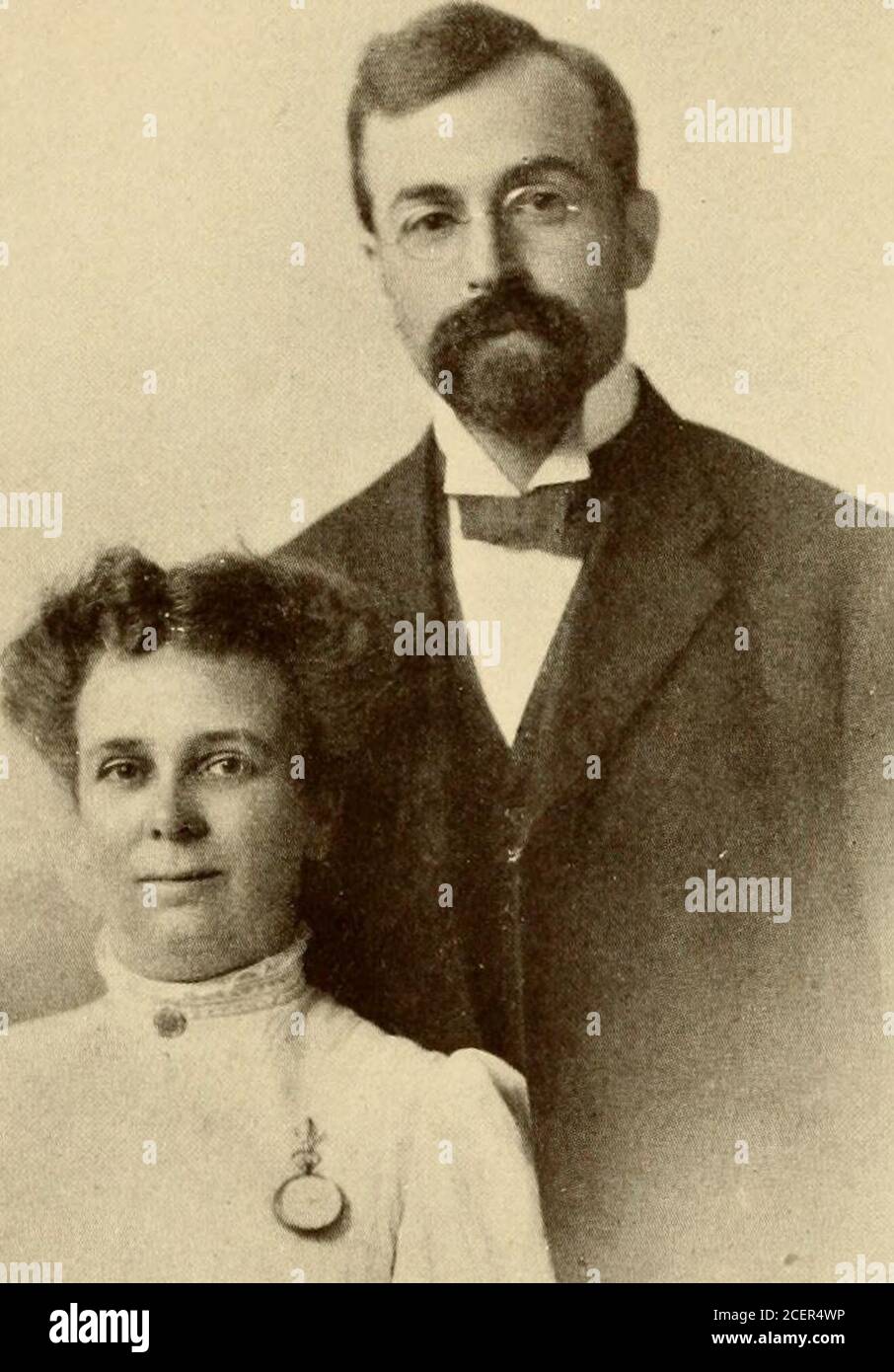 . Le cœur de l'Afrique centrale, la richesse minérale et l'opportunité missionnaire. fièvre d'erable durant les mois passés d'un voyage que nous avions fait dans la vallée de Zambesi, il a été considéré comme une aventure trop dangereuse pour nous à cette époque. Mais comme la condamnation ne fit que s’aggraver dans le visage des nombreux obstacles apparemment insurmontables, il y eut un bombardement continu des comnnications, avec pour résultat ultime que nous avons appris que, prenant tous les risques pour la santé et assumant toute responsabilité financière, nous étions libres de rentrer chez nous de cette façon si nous choisissons. C'était un test de foi d'apprendre que nous ne pouvions obtenir que t. Banque D'Images