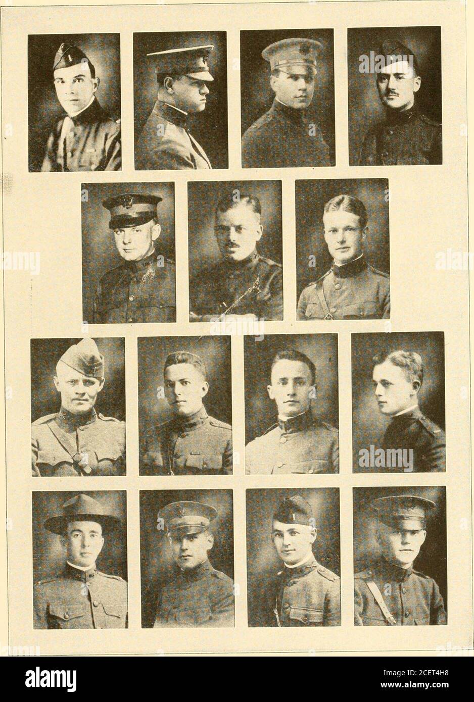 . Illinois dans la Guerre mondiale; un dossier illustré préparé avec la coöperation et sous la direction des dirigeants dans les organisations militaires et civiles de l'État. LIEUTENANTS DE LA 124ÈME RANGÉE ARTILLERYTop: Donald K. Stier, A. H. Warren, Jr., Walker E. Barton, Michael Cody, Jr. Deuxième rangée: George B. Ferree C. H. Hauss, Robert F. Jones. Wil iam A. Laffin.troisième rangée : Hobart A. Lawton, Malcolm R. Rodger, Jr., Wi liam M. Sealy, C. D. Wiseman. LA 124E ARTILLERIE DE CAMPAGNE 629. PREMIERS LIEUTENANTS DE LA 124ÈME RANGÉE ARTILLERYTop: Clayton A. Beall, William C. Dunham, Elmer Erickson, Ivan L. Banque D'Images