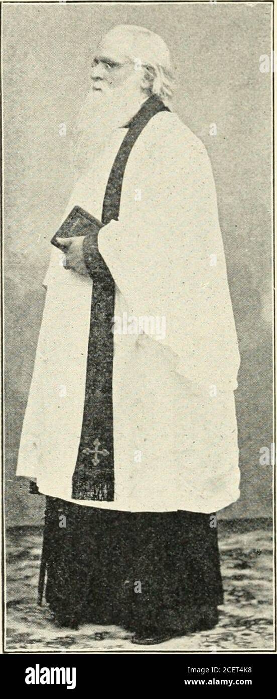 . Combat et conquiert des héros immortels. d autres cadres de la République et du Stateof Texas. Il était un soldat, un érudit et un patriote, ainsi qu'un orateur éloquent. Sa femme, dont le nom de jeune fille était Eliza-beth Cox, elle-même patriote, est venue au Texas en 1832 de Lex-ington, Kentucky, et elle vivait sous six drapeaux différents flottant au-dessus du Texas. À l'âge de dix ans, avec l'herpère, la mère et la sœur aînée, elle était dans le fuite, l'orpeur et le vol occasionné par l'avènement de la famille mexicaine ArmyHer était dans le camp quand Mme Dickenson, épouse de Lieuten- 254 combats XA-xd con Banque D'Images