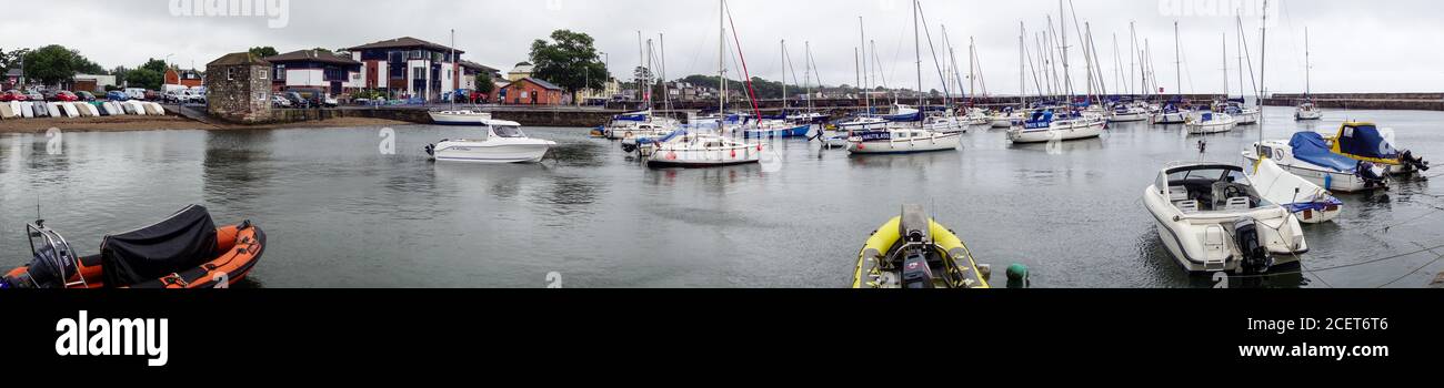 Bateaux amarrés dans le port de Fisherrow, Musselburgh Banque D'Images