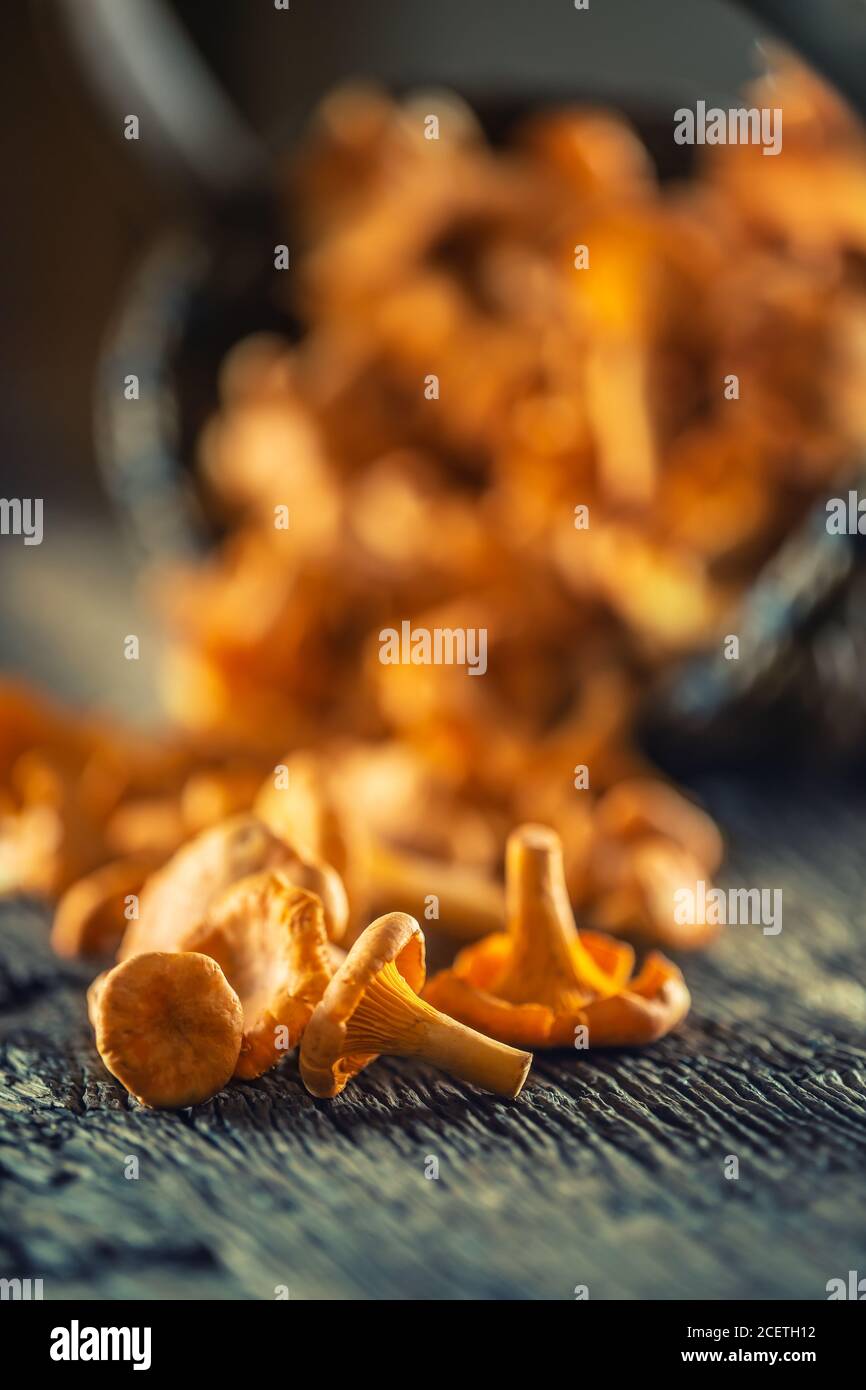 Panier En Osier En Bois Banque d'image et photos Alamy