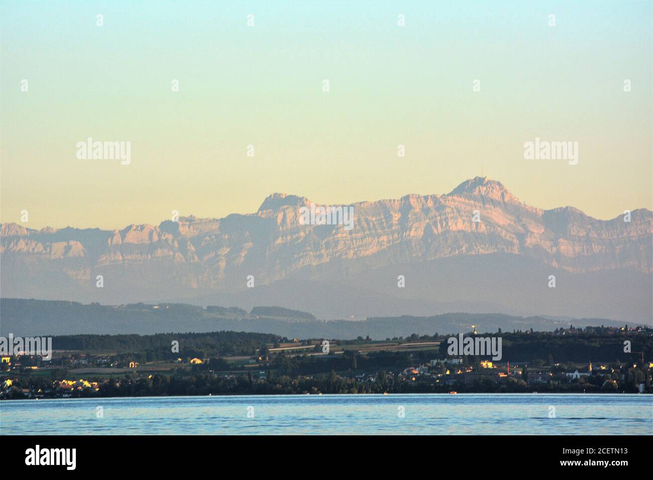 Massif de l'Alpstein photographié du lac Banque D'Images