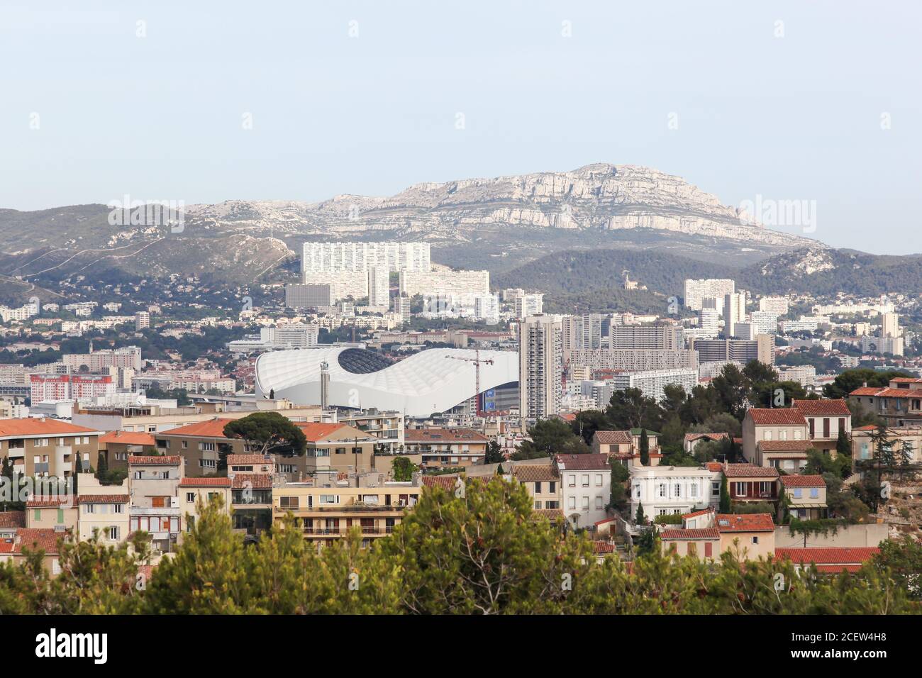 Vue sur la ville de Marseille depuis notre Dame de la Garde en France Banque D'Images