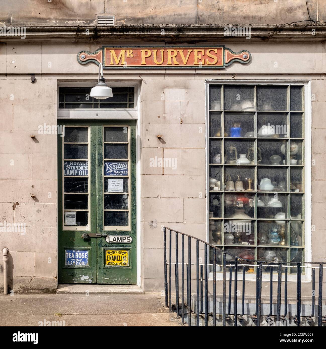 M. Purves Lamp Emporium, St Stephens Street, Stockbridge, Édimbourg, Écosse, Royaume-Uni. Banque D'Images