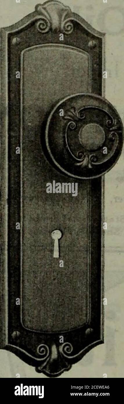 . Marchandisage du matériel mars-juin 1919. P&r-^lir^. Belleville Hardware UN produit fabriqué au Canada égal au meilleur dans le monde nous sommes tous susceptibles de rechercher des produits importés comme des lignes supérieures faites maison. Pause avanceYou concéder quoi que ce soit à des produits étrangers sur BELLEVILLEHARDWAEE. Voici un produit de fabrication CAN-adienne qui est aussi bon que le meilleur. Le matériel Belleville répond à la demande des architectes et des constructeurs les plus par-ticulaires et enregistre un succès merveilleux dans toute la CAN-ada. C'est un produit canadien digne, digne du meilleur patronage canadien. Tout le matériel a des apparences très similaires à construire Banque D'Images