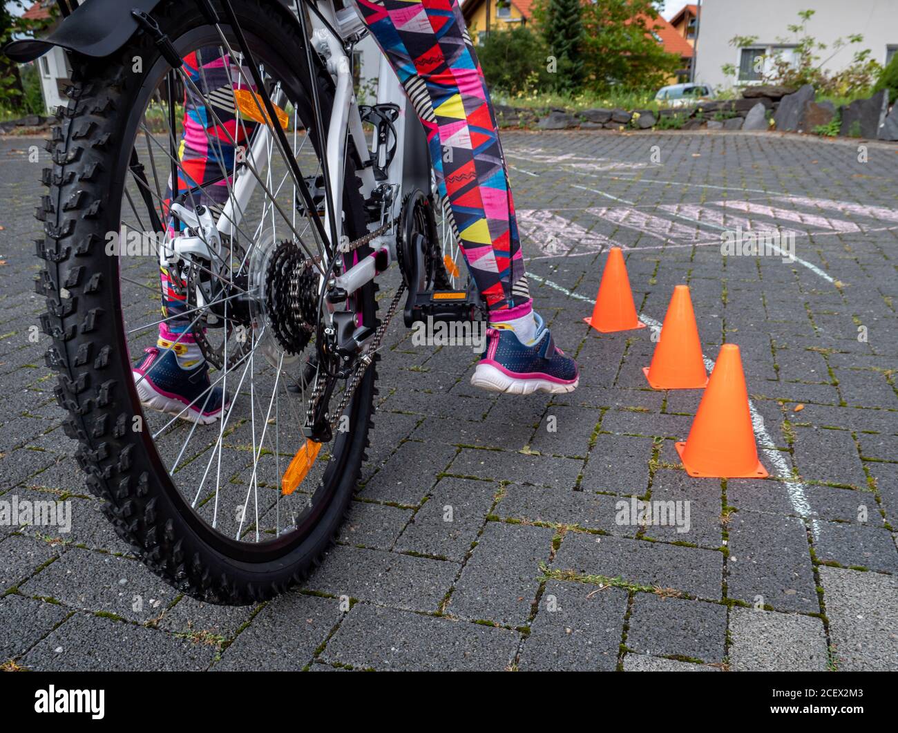 Formation de vélo à l'école primaire Banque D'Images