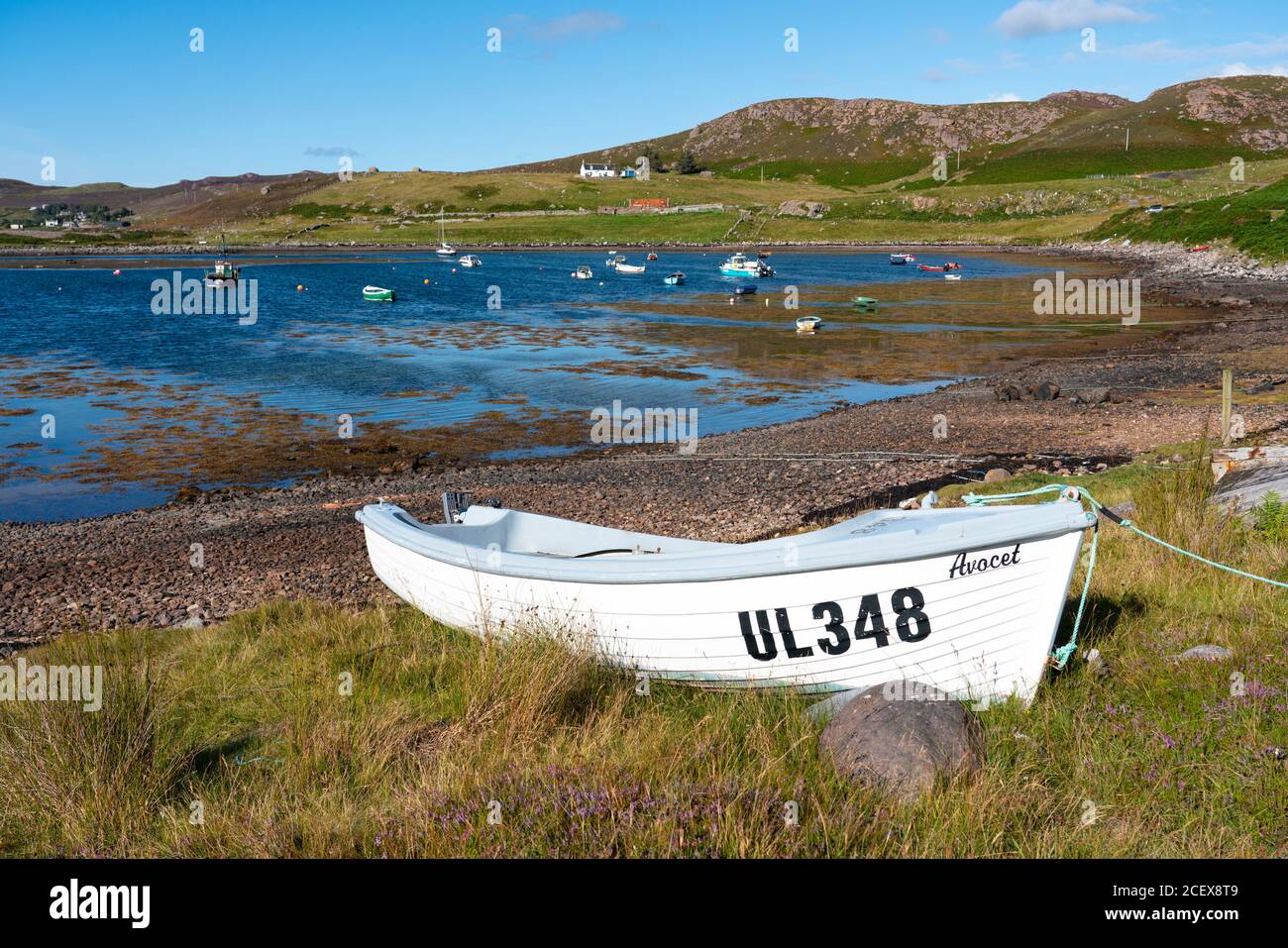 Vue sur le port naturel du village d'Old Dornie région d'Assynt Coigach des Highlands écossais, Écosse, Royaume-Uni Banque D'Images
