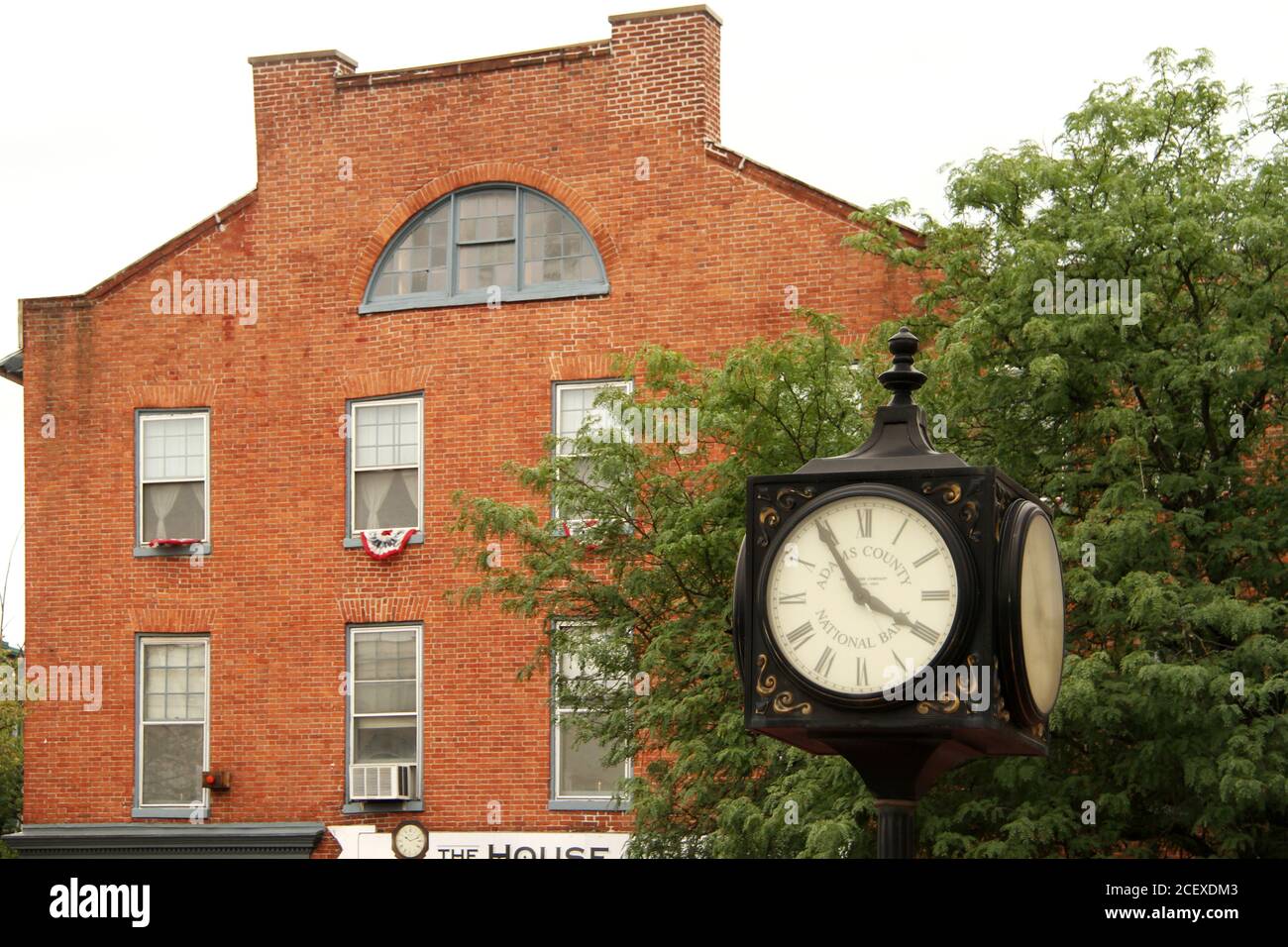 Horloge postale à Lincoln Square, dans le centre-ville de Gettysburg, PA, États-Unis Banque D'Images