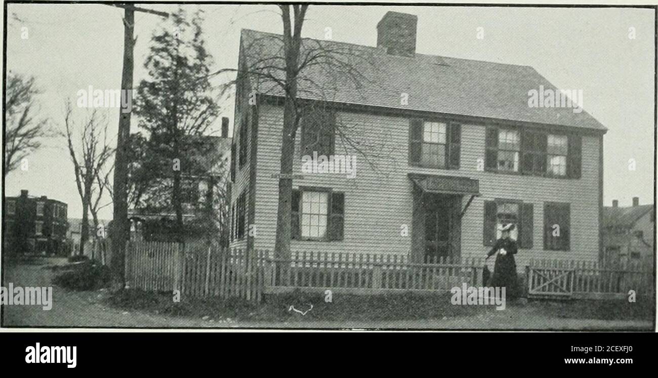. Le nouveau Londres pittoresque et ses environs : Grofton, Mystic, Montville, Waterford, au début du XXe siècle. ENSIGN EBENEZER AVERYS MAISON, coin de la Tamise et Latham rues. Grolon. Après la bataille de Groton Heights, la Soldierie britannique a laissé des blessés américains dans cette Chambre. Ce qui existe à ce jour, un Mémorial du Storming de fort Griswold. Chapitre X1I1I. HISTORIQUE DE GROTON. LES RUINES D'INTÉRÊT RÉVOLUTIONNAIRES DU FORT GRISWOLD ET DE LA SPOTWHERE LEDYARD TOMBA- LE MONUMENT DE GROTON ET MONUMENTHOUSE - HOMMES DE GROTONS PASSÉ - BREF CROQUIS DE COLONELLEDYARD. ET D'ANNA WARNER BAILEY Banque D'Images