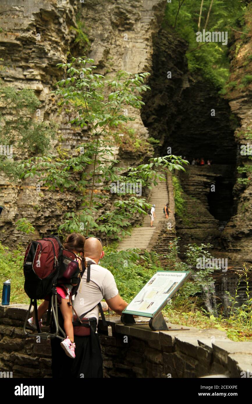 Personnes visitant le parc national de Watkins Glen à NY, États-Unis Banque D'Images