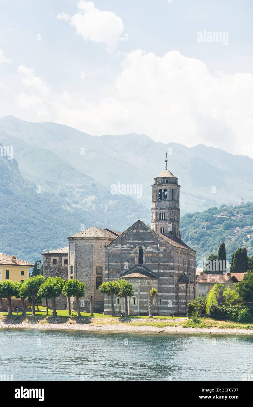 Lac de Côme. Italie - 21 juillet 2019 : Chiesa di Santa Maria del Tiglio à Gravedona. Banque D'Images