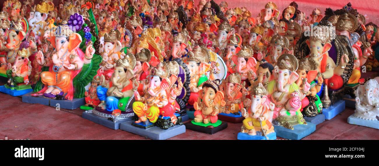 Les idoles de Lord Ganesha se sont rassemblées après la cérémonie annuelle d'immersion. Lieu: Nashik, Maharashtra, Inde. Date : septembre 01 2020 Banque D'Images