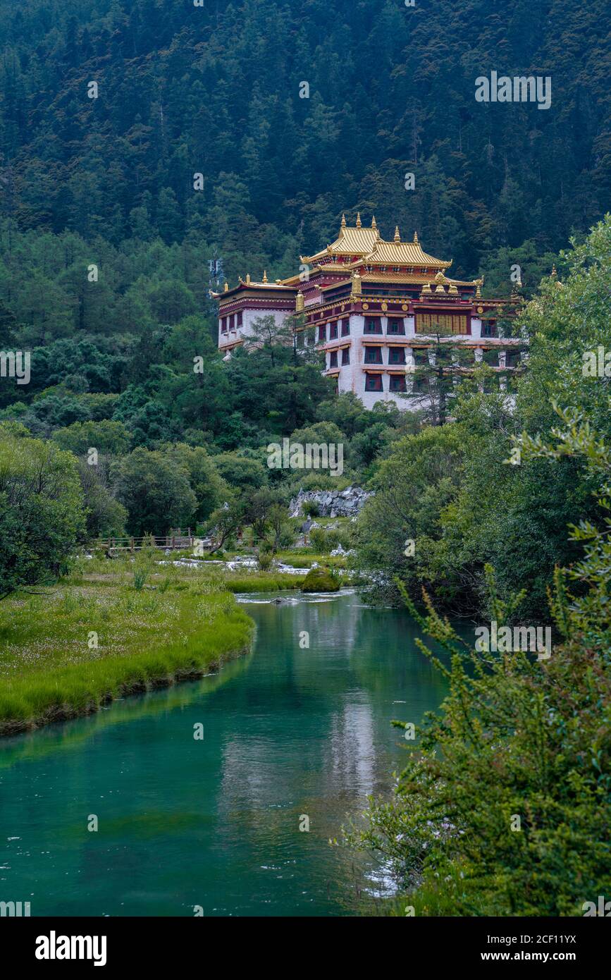 Temple de Chongqing, temple tibétain à Yading, Sichuan, Chine. Banque D'Images