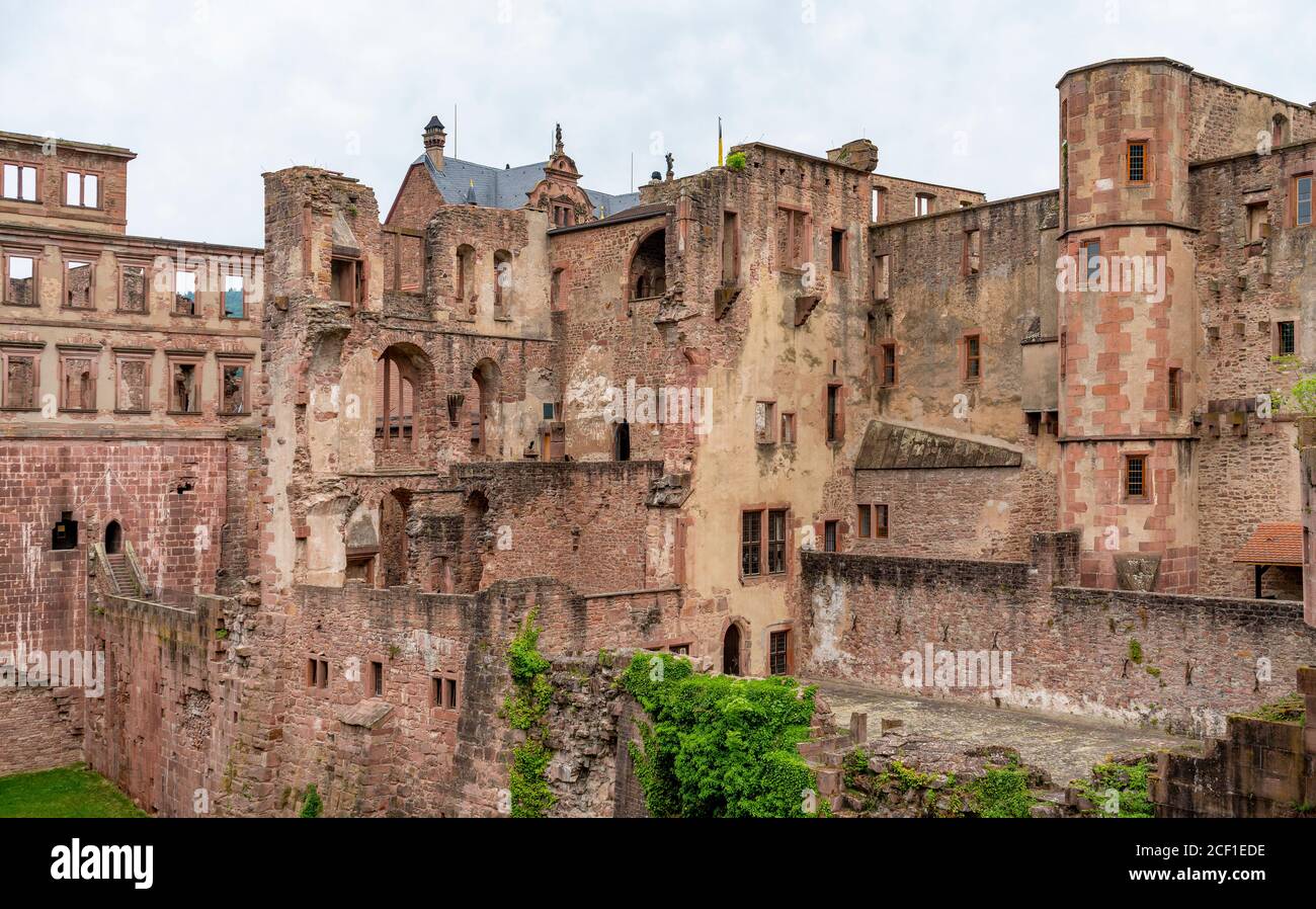 Les ruines du château de Heidelberg en Allemagne à l'heure de l'été Banque D'Images