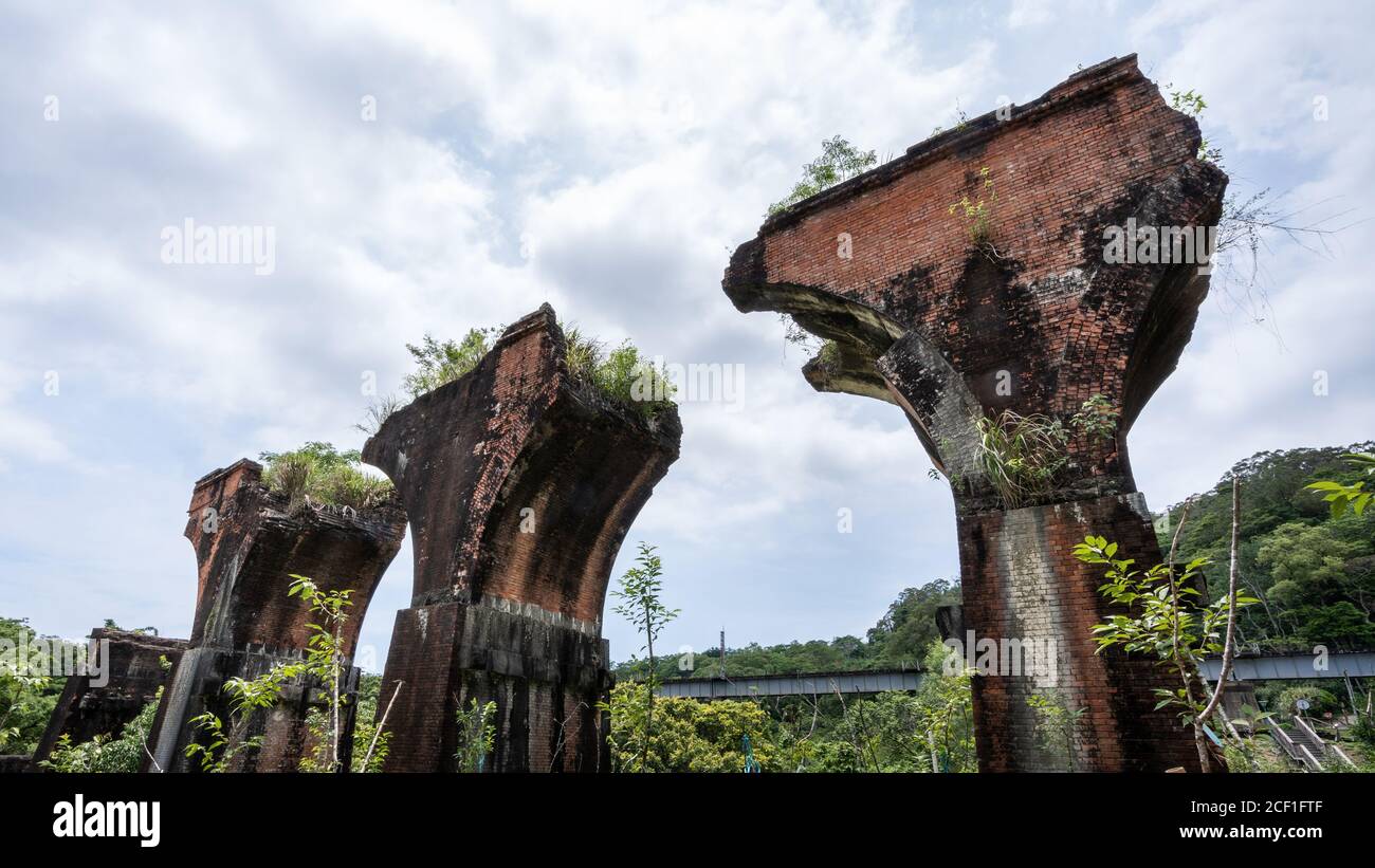 Pont de Longteng Broken, pont de Yutengping dans le village de Longteng, canton de Sanyi, comté de Miaoli, Taïwan, une destination de voyage célèbre, style de vie. Banque D'Images