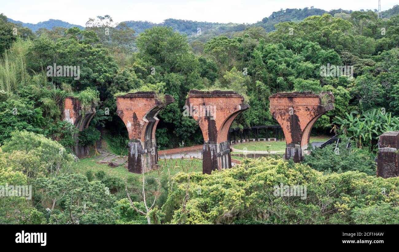 Pont de Longteng Broken, pont de Yutengping dans le village de Longteng, canton de Sanyi, comté de Miaoli, Taïwan, une destination de voyage célèbre, style de vie. Banque D'Images
