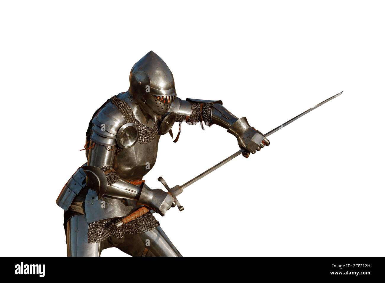 chevalier européen en armure isolé sur fond blanc Banque D'Images