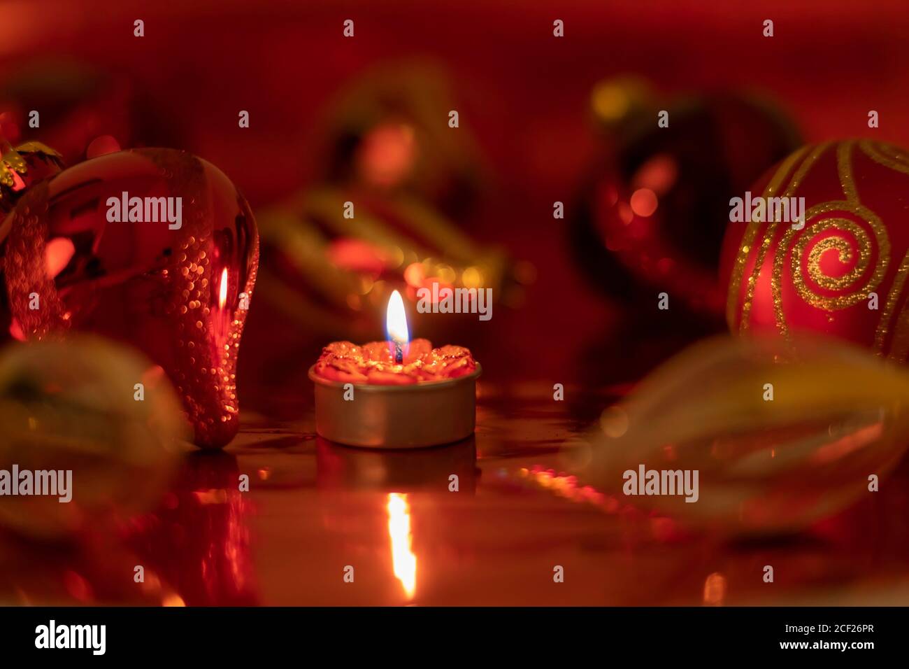 Image bougie rouge noël Banque de photographies et d'images à haute  résolution - Alamy