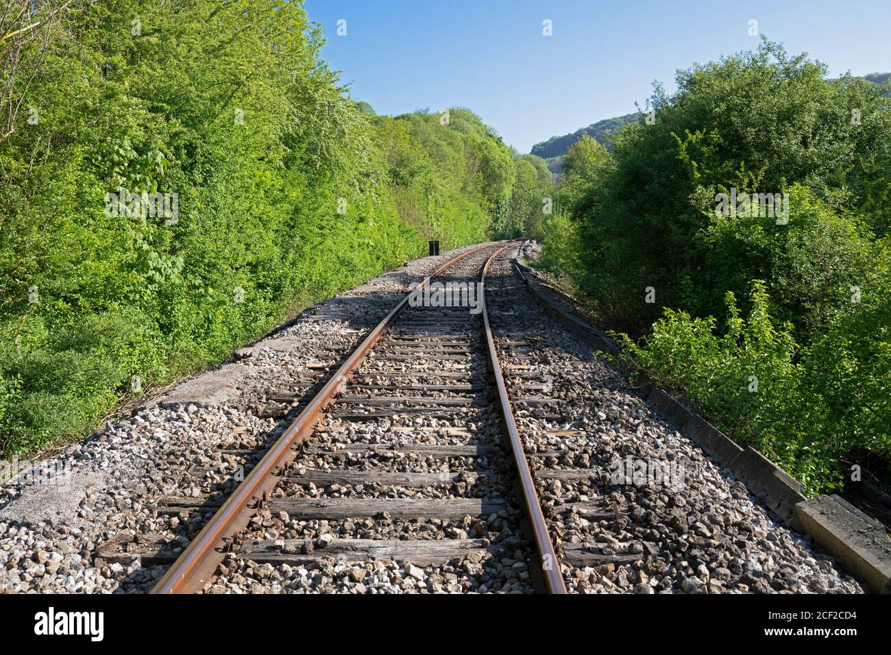 Europe, Luxembourg, Colmar-Berg, ligne ferroviaire courbe. Banque D'Images