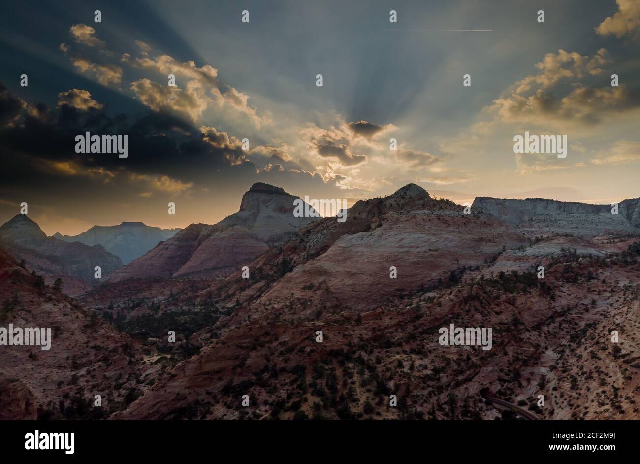 Parc national de Zion Canyon, Utah, amphithéâtre des États-Unis depuis le point d'inspiration au lever du soleil, Banque D'Images