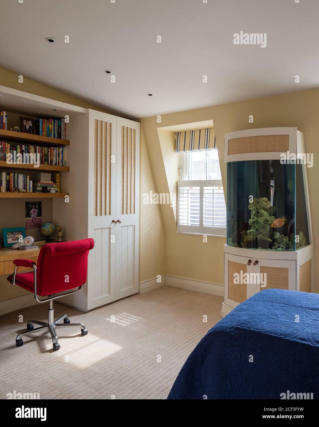 Par 24 pays de l'aquarium dans une chambre de style Banque D'Images